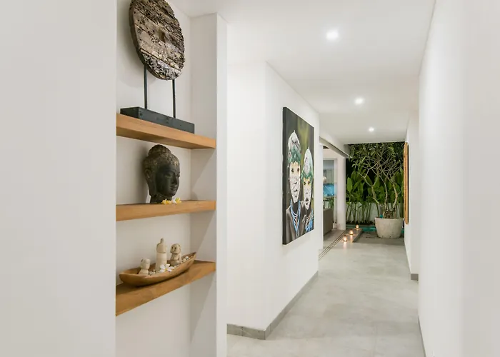 Kobe Beachside Berawa Location Villa *